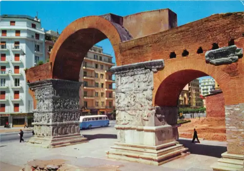 B84066 thessaloniki arc de galere greece