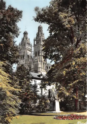 BR8617 Tours Square Emite Zola france