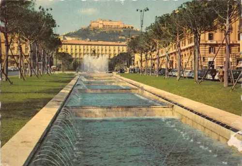 B58377 Napoli Fontane di Piazza Municipio Italien