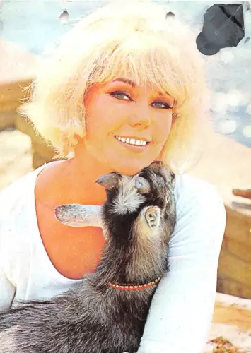 B25789 Kim Novak 2 Loch