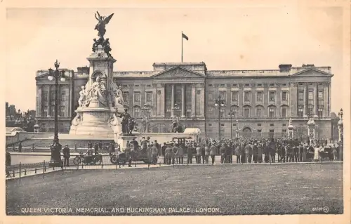 BR94634 Queen Victoria Memorial and Buckingham Palace London UK