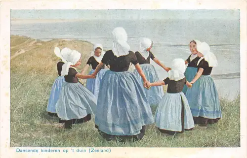 Lot 47 Niederlande Typen Folklore Zeeland Tracht tanzende Kinder auf der Düne