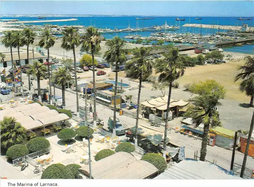 Lot 9 Zypern Larnaka die Marina Autoboot