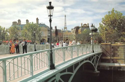 Lot 8 USA Florida Walt Disney World Epcot Center France World Showcase