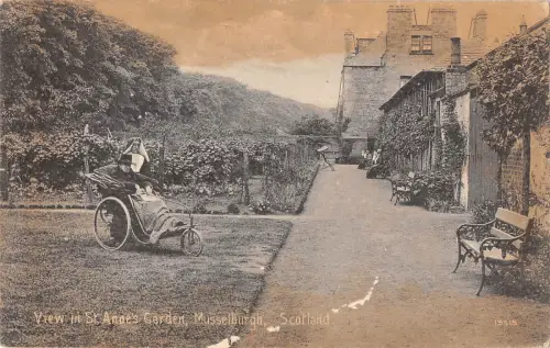 BR81643 Blick in Stanne s Garden Musselburgh Schottland