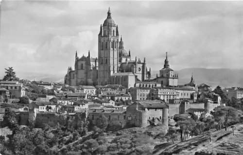 Lot 61 Spanien Segovia der Alkazar und Mauern
