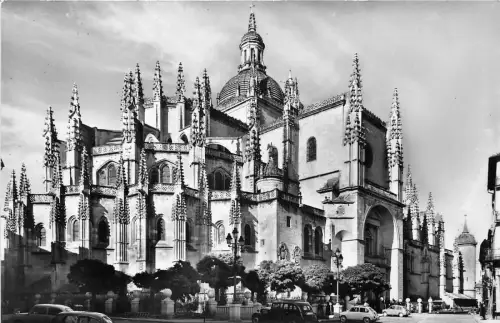 Lot 61 Spanien Segovia Echtfoto Gesamtansicht der Kathedrale