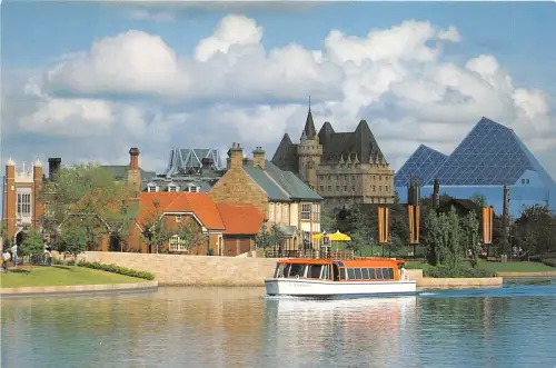 Lot 8 USA Florida Walt Disney World Epcot Center Schiff Freundschaft II Reise