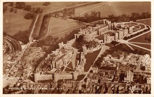 uk39381 windsor castle from the air real photo uk lot 21 uk