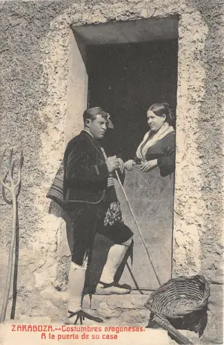 uk42816 costumbres aragonesa a la puerta de su casa zaragoza spanien folklore
