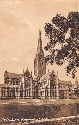 uk38415 salisbury cathedral real photo uk lot 17 uk