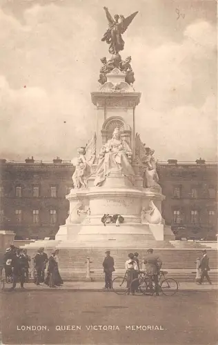 BR65319 Queen Victoria Memorial Bike London UK