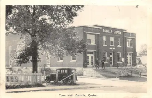 br106625 town hall danville quebec canada