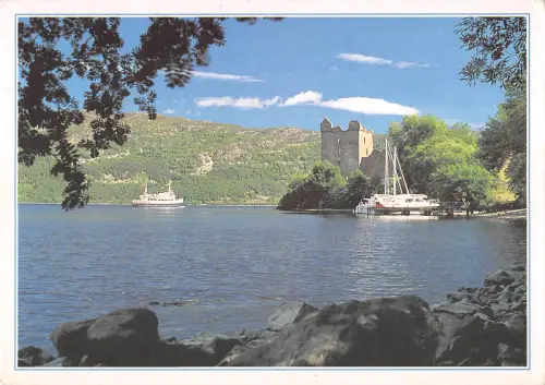 uk36267 urquhart castle and loch ness inverness scotland uk lot 6 uk