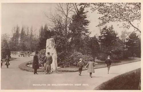 uk37759 Monolyth in Wolverhampton North Park Echtfoto UK Lot 8 UK