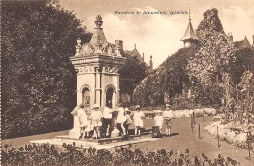 uk37404 Brunnen im Arboretum Ipswich Echtfoto UK Lot 11 UK