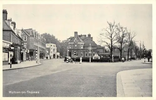 BR74478 Walton on Thames UK