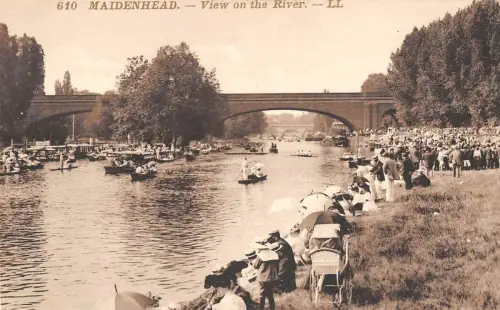 BR75189 Maidenhead View on the River UK