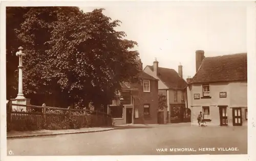 uk40339 war memorial herne village real photo uk