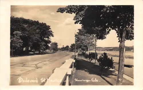 Lot327 Boulevard St Maurice Shawinigan Falls Kanada Echtfoto