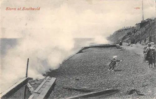 uk37549 Storm at Southwold Echtfoto UK Lot 12 UK