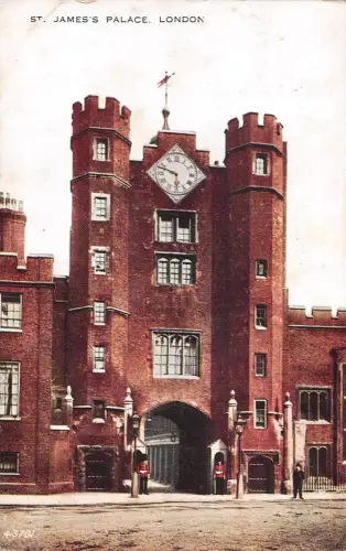 uk38996 st james palace london real photo uk lot 19 uk
