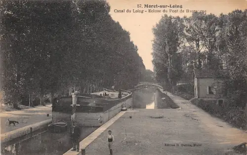 B38172 Moret sur Loing Chanal du Loing Ecluse du point de Bourgogue Frankreich