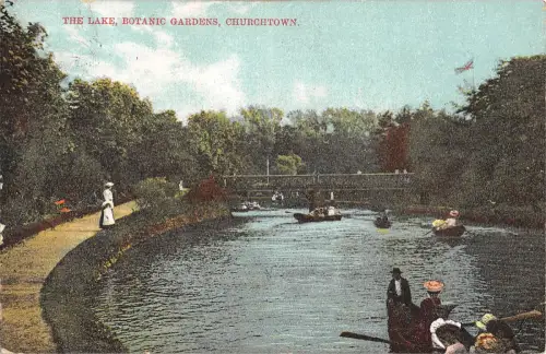 BR98378 Der See Bootfahren Gärten Kirchtown UK