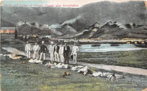 B76859 Köpfe und Körper chinesischer Piraten nach Enthauptung China