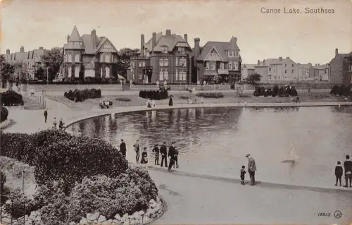 BR64327 Kanu See Southsea UK