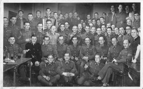 BR98438 Militär Militaria West Middlesex Gazette UK Echtfoto Sozialgeschichte