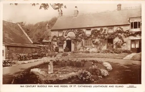 br109822 Century Buddle Inn and Model Catherine Lighthouse Echtfoto UK