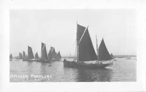 BR98432 Brixham Trawler Schiff Bateaux Echtfoto UK