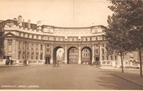 B90816 Admiralty Arch London UK