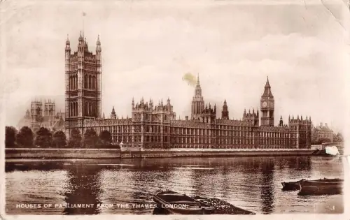 BR94087 Houses of Parliament aus der Themse London Echtfoto UK
