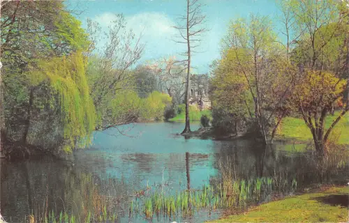 uk9017 fishing lake gunnersbury park ealing london uk