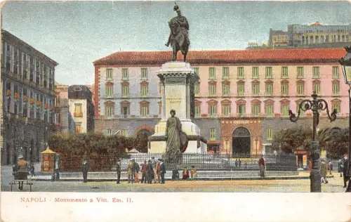 B22729 Napoli Monumento a Vitt Emanuelle II n