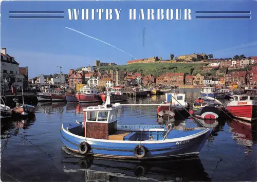 BT18298 Whitby Hafenschiff Bateaux UK