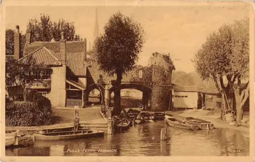 BR99569 Pull S Ferry Norwich UK