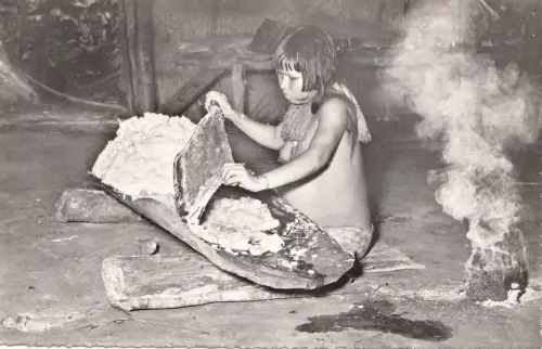 B81673 Rio Ampayaco Yagua Frauen bereiten Masato Arten von Peru Vorder-/Rückseite Bild