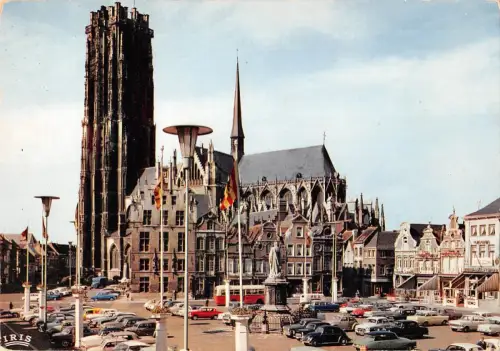 BT3518 Mechelen Grote Markt en St Rombouts Kathedraal Belgien