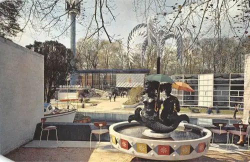 BT3287 Fontaine et interieur du Pavillon de la Grande Bretagne Brux Belgien