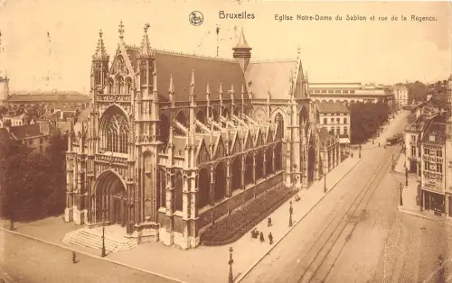 Br34955 Bruxelles Eglise Notre Dame du Sablon et Rue de la Regence Belgien