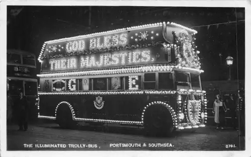 uk51358 beleuchteter Trolly Bus Portsmouth und Südsee Echtfoto UK Royalty