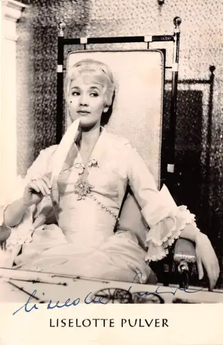 B82764 Liselotte Pulver Filmstar Autogramm Front/Back Scan