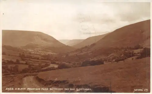 Lot400 Richter ein schwarzer Bergpass zwischen Heu und Anthony UK