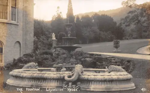 Lot402 Der Brunnen Lavington Haus Naccolt, Kent Echtfoto UK