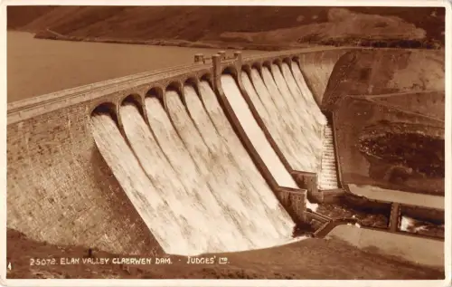 BR69728 Elan Valley Claerwen Dam Wales Richter 25072 Echtfoto
