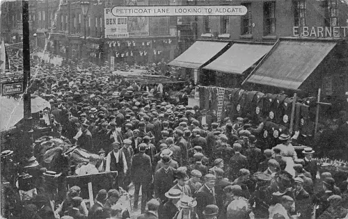 BR81319 looking to aldgate petticoat lane london uk