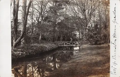 BR81466 Teil von Bunclon Hauses Garten Echtfoto Chichester UK Runcton Haus